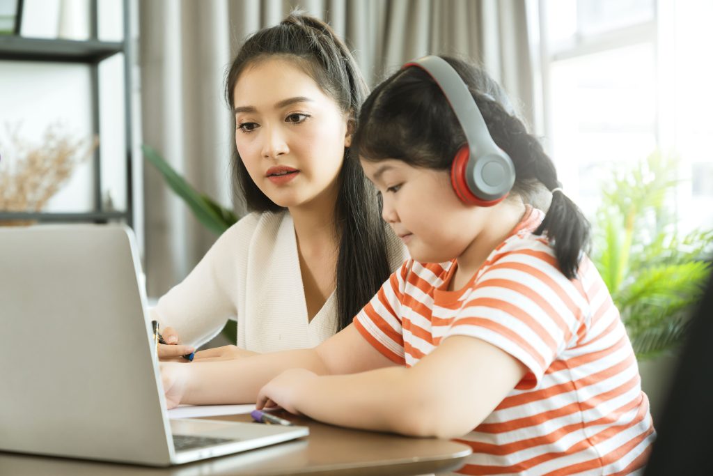 Học online có hiệu quả không? Sự thật & cách học hiệu quả nhất