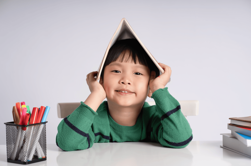 Hình thành thói quen học tập cho trẻ: Cách giúp con tự giác học
